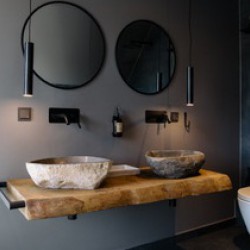 Kundenprojekt: Waschtischplatte aus 9cm starken Eichenholz im Designambiente des Chalet Noir!